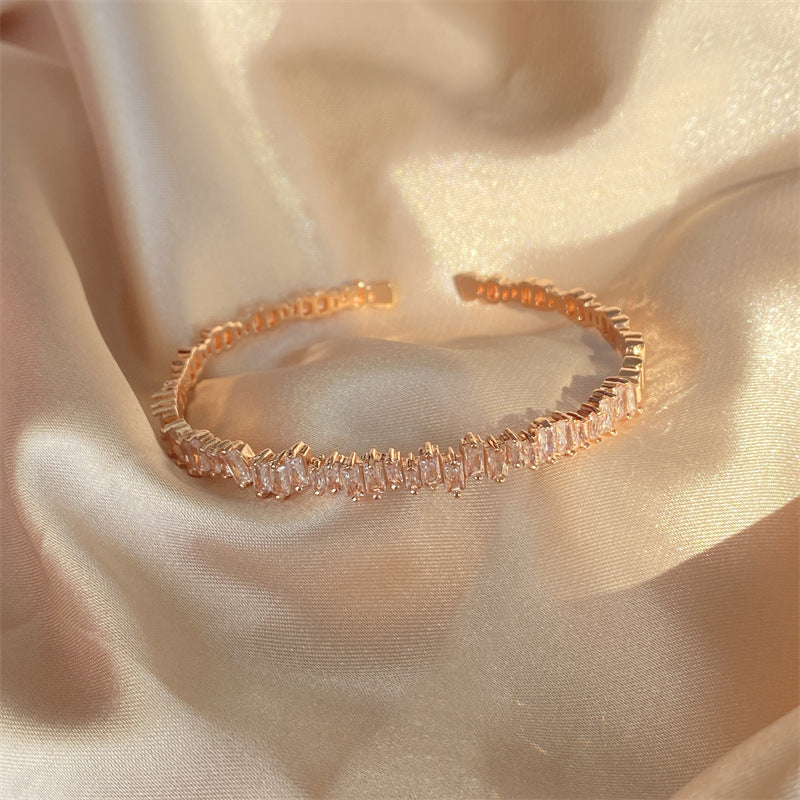 Geometric Irregular Zircon Star Bracelet for Women – Elegant Minimal Sparkle Jewelry