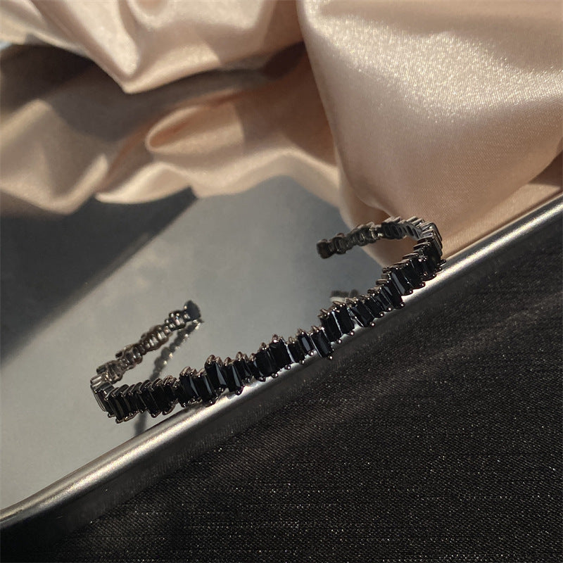 Geometric Irregular Zircon Star Bracelet for Women – Elegant Minimal Sparkle Jewelry